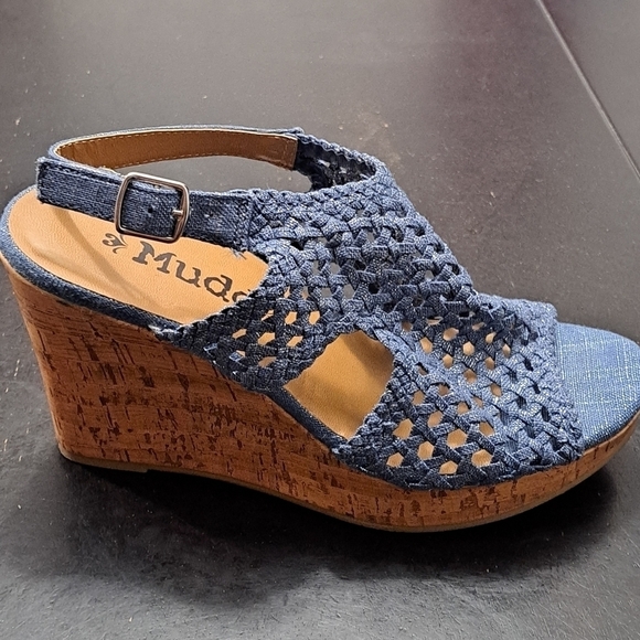 Mudd Blue Perforated Cork Wedge Sandal    Size 8.5 - Picture 6 of 13
